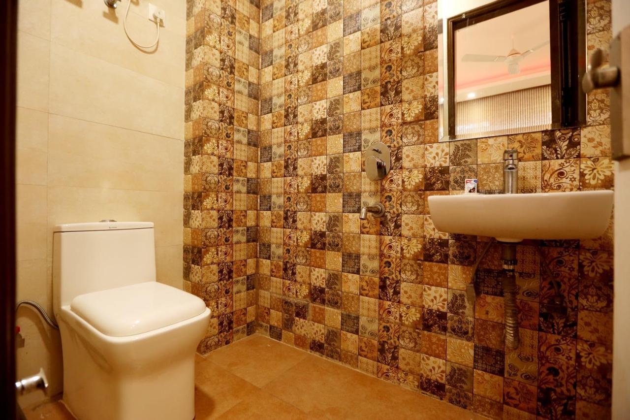 Hotel Square Stay Új-Delhi Kültér fotó