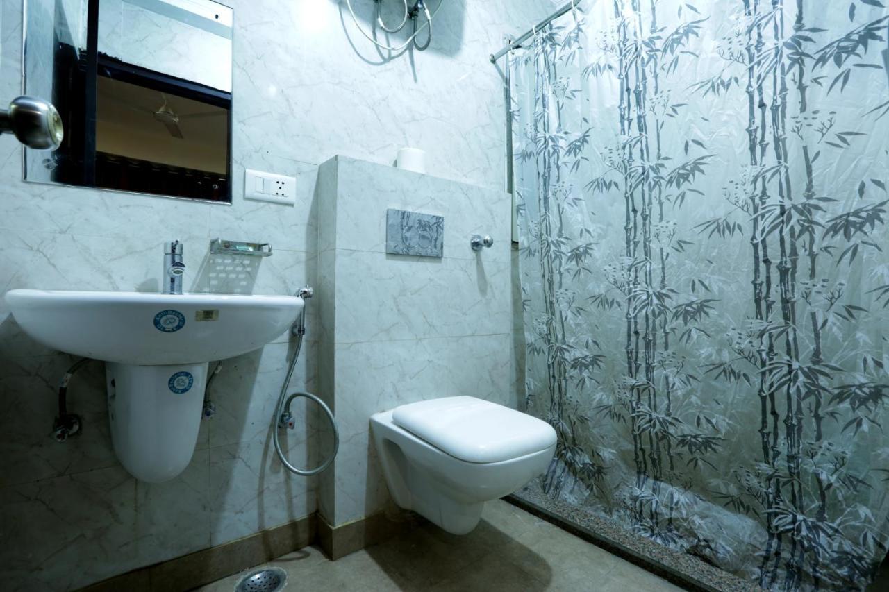 Hotel Square Stay Új-Delhi Kültér fotó
