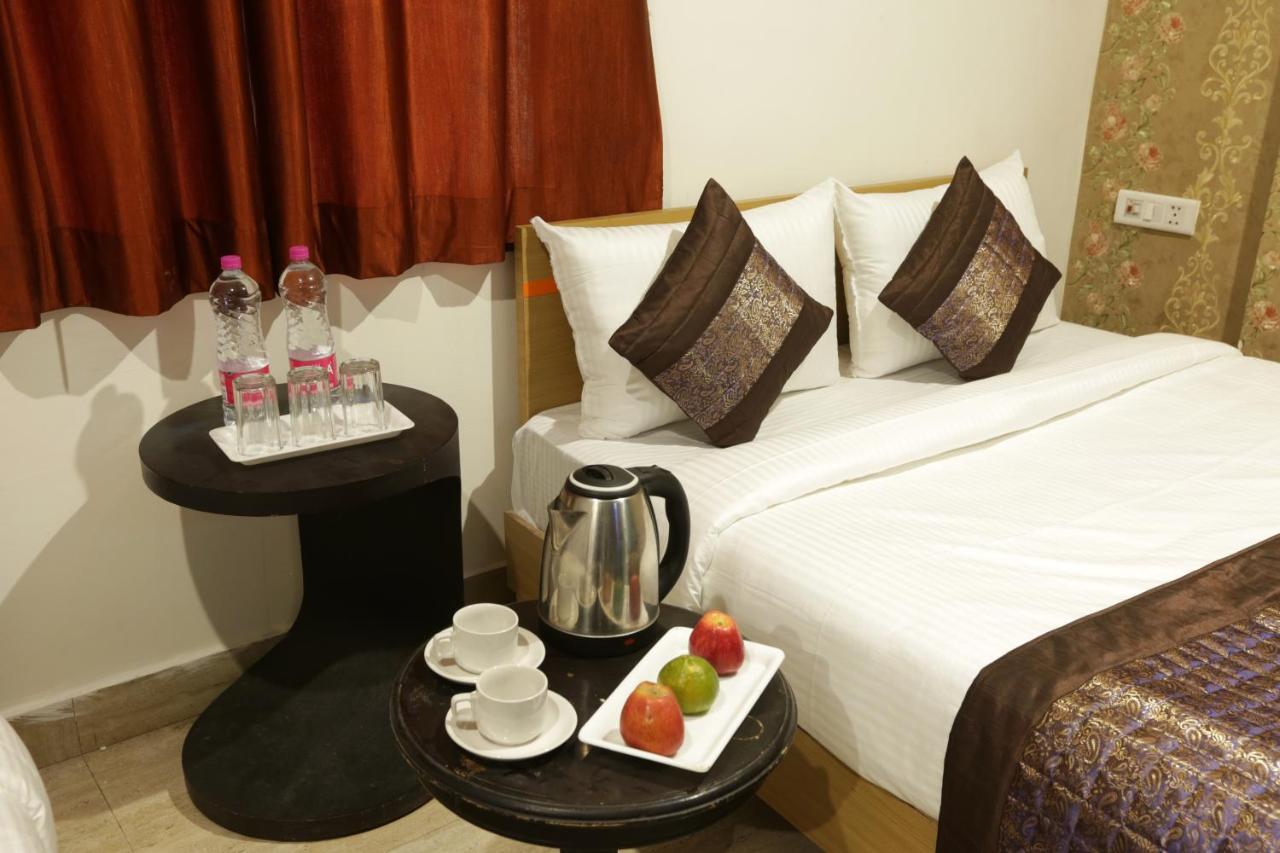 Hotel Square Stay Új-Delhi Kültér fotó